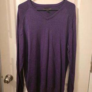 Fairlane & Sons V-Neck Sweater in Deep Purple
